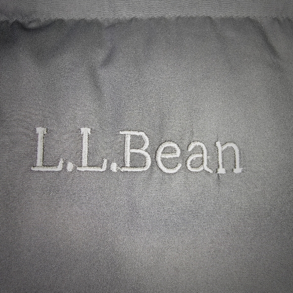 LL BEAN'S Adults' Men or Women Trail Model Down Vest - Picture 4 of 13